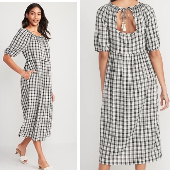 Old Navy Dresses & Skirts - Old Navy Puff-Sleeve Plaid Smocked Midi Swing Dress MT Medium Tall Black Plaid
